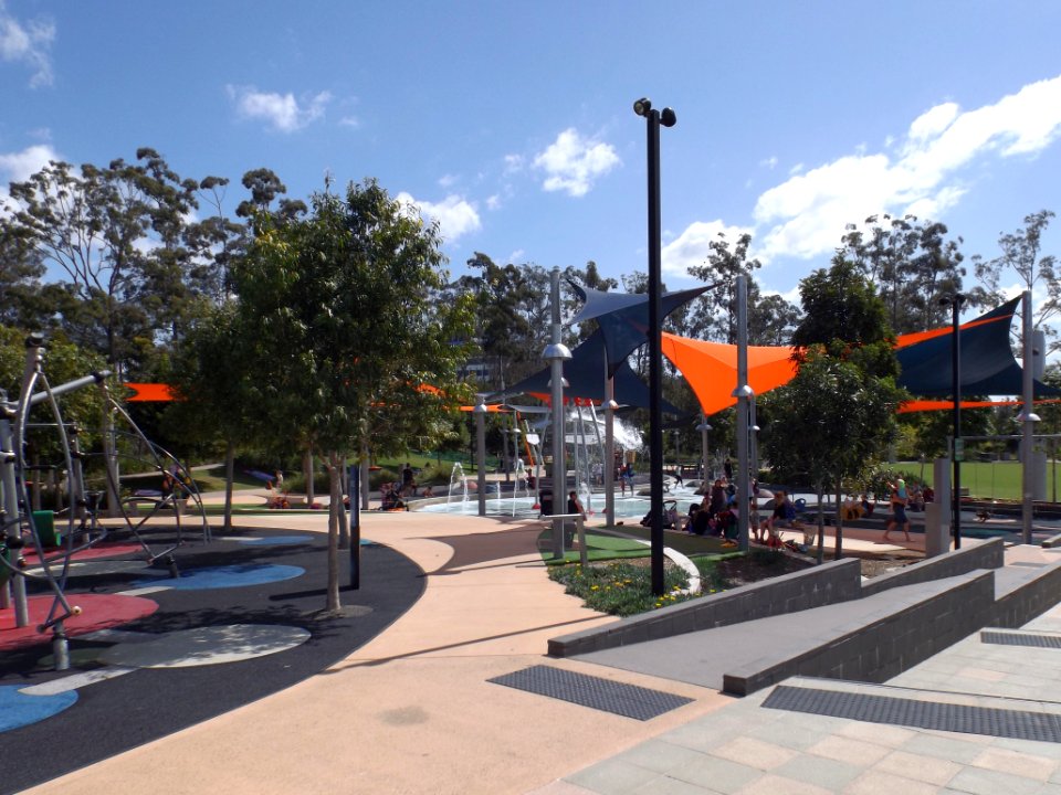 Water park Robelle Domain Springfield Central