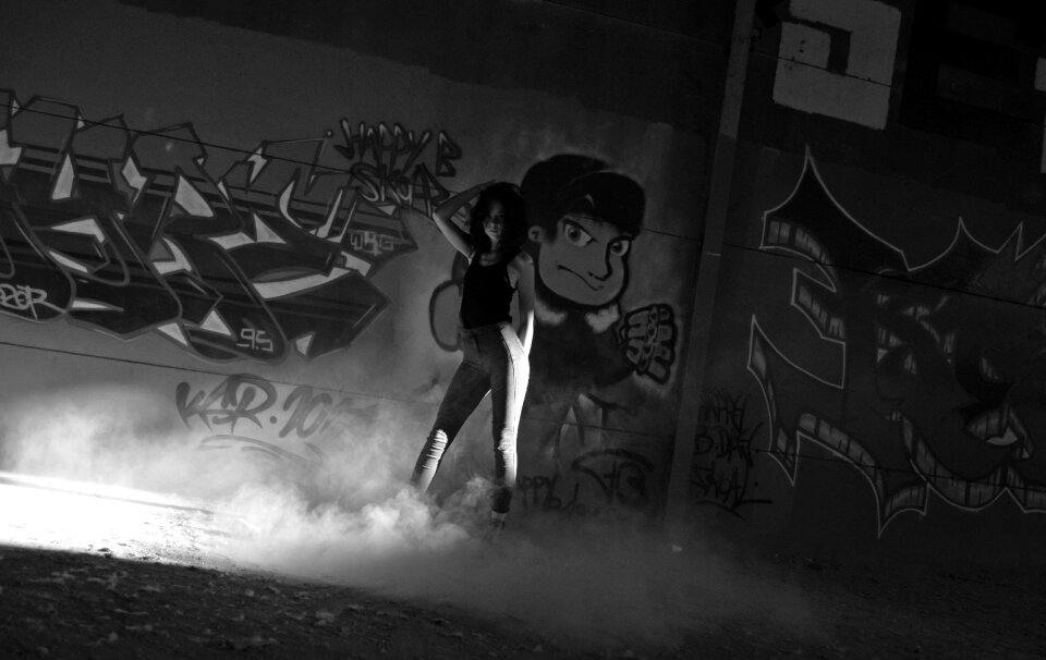 Graffiti girl street