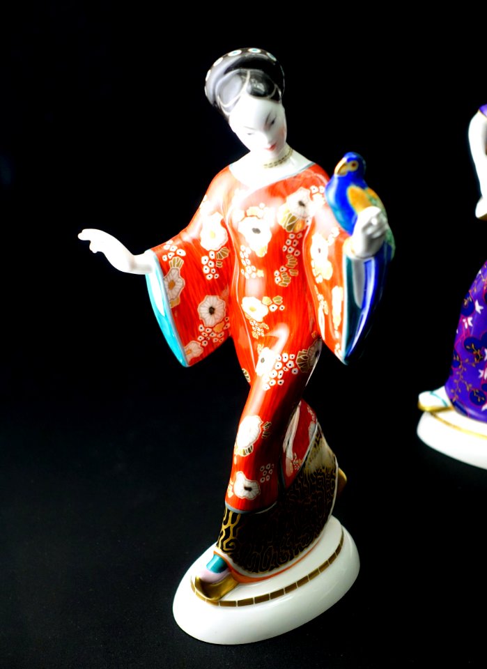 Wedding Procession for Prussian Crown Prince Wilhelm to Duchess Cecilie of Mecklenburg-Schwerin, designed by Adolf Amberg, KPM, c. 1905, porcelain, view 7 of 8 - Bröhan Museum, Berlin - DSC04120