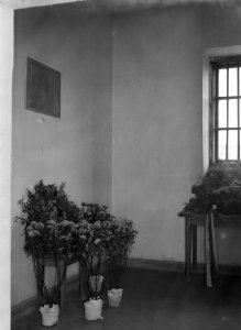 Warschau. Citadel een blik in een cel met aan de muur een plaquette die herinne, Bestanddeelnr 191-0034