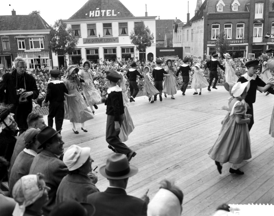 Westfriese Marktdag voor de vijfde maal in Schagen opvoeren van de Oudhollandse , Bestanddeelnr 910-4877
