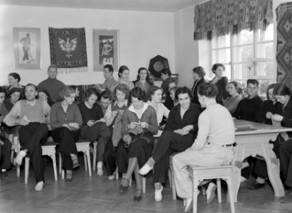 Warschau. Centraal Instituut voor Lichamelijke Oefening studenten in een recrea, Bestanddeelnr 190-1332