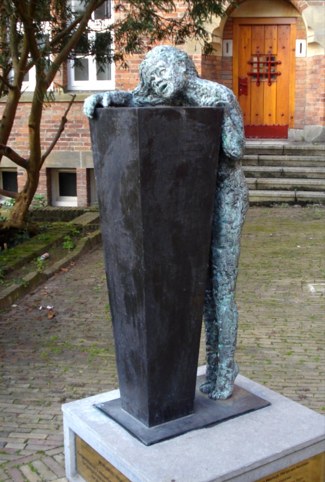 Waalwijk monument 700