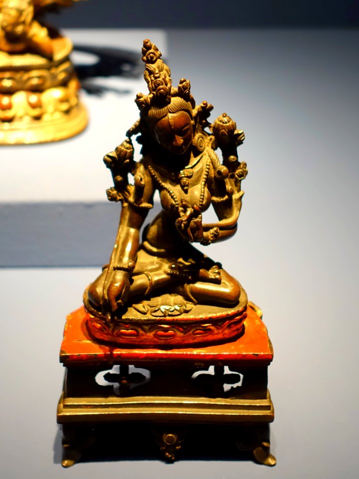 White Tara, central Tibet, 19th century AD, gilt and lacquered bronze - Linden-Museum - Stuttgart, Germany - DSC03690