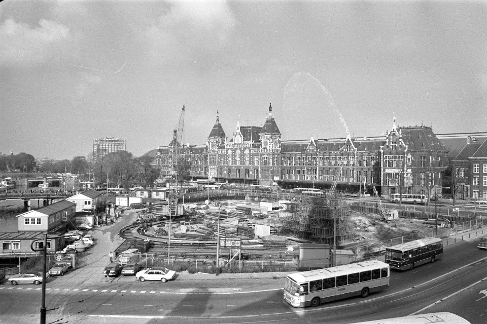 Werkzaamheden metro-eindstation voor CS in Amsterdam (overzicht), Bestanddeelnr 929-4054