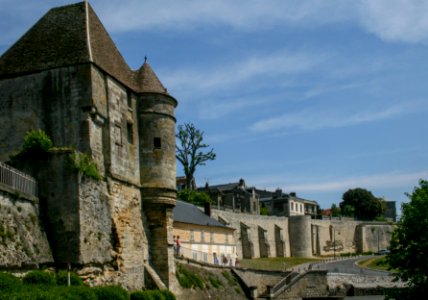 Walls of the old town of Laon, 2007-05-06