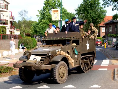 White M3 halftrack, Bridgehead 2011 pic1