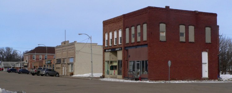 Wakonda, South Dakota, Ohio Street, NE side, from 2nd Street 1