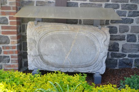 Wallmerod, Evangelische Christuskirche, Grabstein
