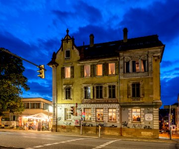 Wilhelmstraße 17 in Tübingen mit Unckel im Erdgeschoss zur blauen Stunde