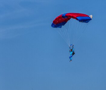 Flight sky paratrooper