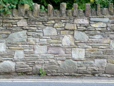 Walls in Hay-on-Wye 01
