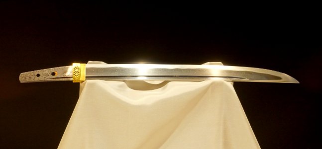 Wakizashi sword, by Motoshige, Japan, Nanbokucho period, dated 1356 AD - Tokyo National Museum - Tokyo, Japan - DSC08930