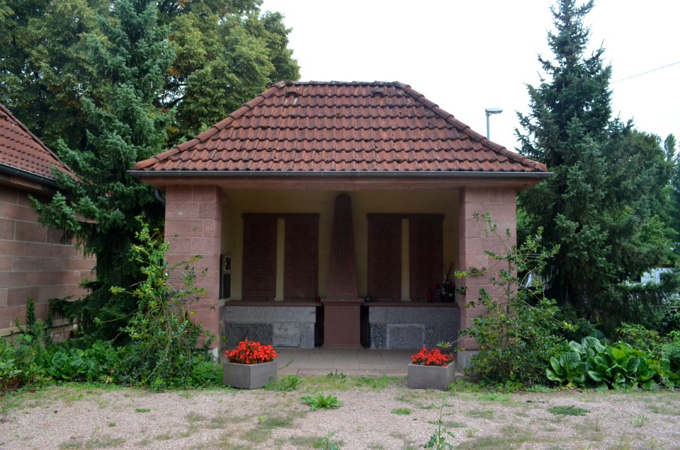 Wallau, Friedhof, Ehrenmal