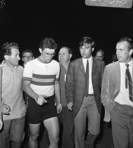 WK Wielrennen, achtste finales sprint amateurs. De Australier Johnson na zijn va, Bestanddeelnr 920-6329