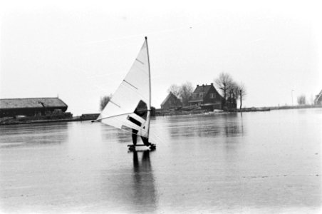 Winter ijszeiler bij Monnickendam, Bestanddeelnr 930-6213