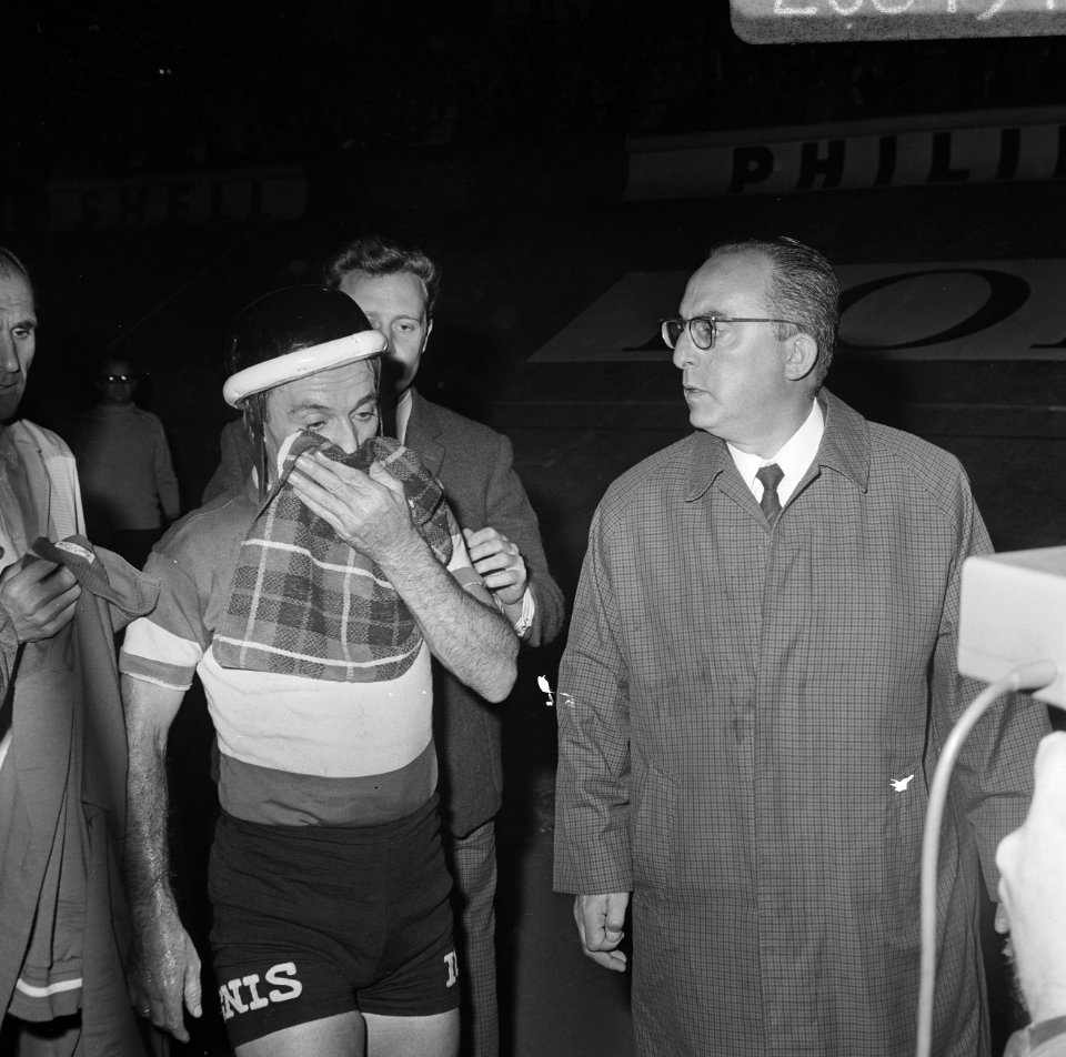 WK Wielrennen op de baan finale prof stayers. Timoner verlaat baan (Spanje), Bestanddeelnr 920-6494