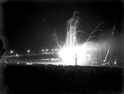 Vuurwerk op de boulevard in Scheveningen, Bestanddeelnr 189-0772