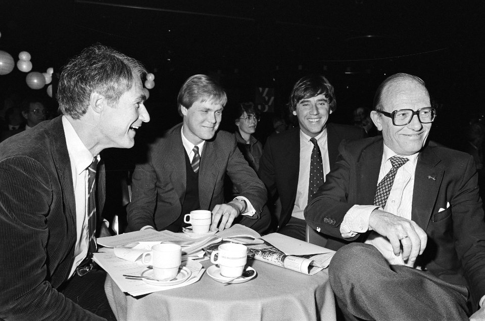 VVD-partijraadsvergadering, v.l.n.r. De Korte , Linschoten Nijpels en minister R, Bestanddeelnr 933-3083