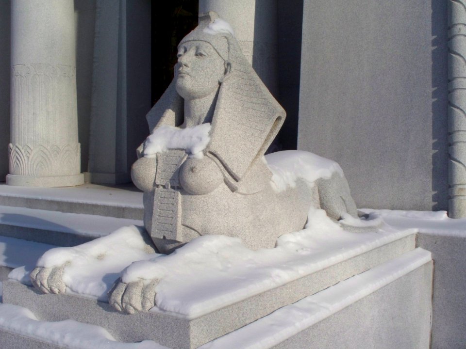 Winter mausoleum, Allegheny Cemetery, 2015-01-17, 03