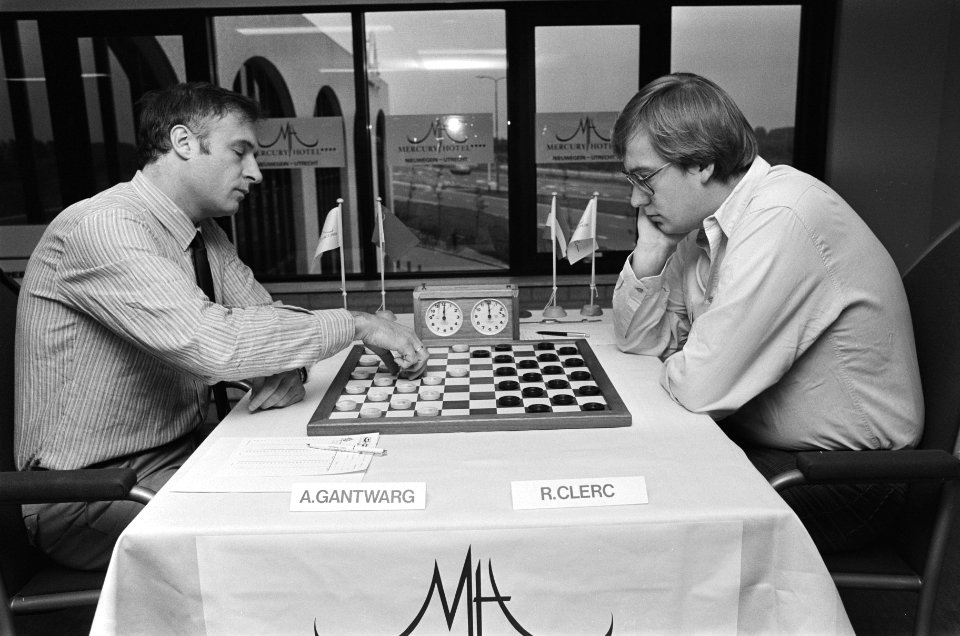 WK dammen Gantwarg (l) tegen Clerc (r) in Nieuwegein, Bestanddeelnr 933-4483