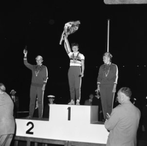 WK Wielrennen, sprint finale dames. Nummers 1.2 en 3 dames sprint op podium, Bestanddeelnr 920-6399