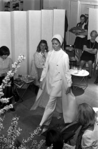 Wintermode 1969-1970 van Metz, Amsterdam bruidscomplet, Bestanddeelnr 922-7584