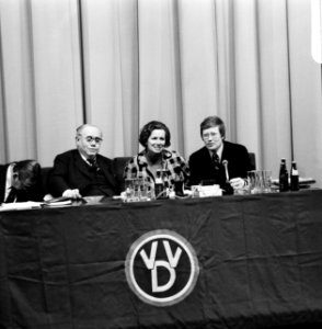 VVD-congres in Utrecht vlnr Van Riel , Van Someren en Wiegel, Bestanddeelnr 927-0810