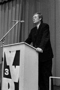 VVD-lijsttrekker Hans Wiegel spreekt in Concertgebouw te Haarlem, Hans Wiegel sp, Bestanddeelnr 926-0077
