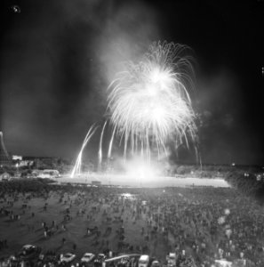 Vuurwerk op het Malieveld, overzicht vuurwerk, Bestanddeelnr 917-9200