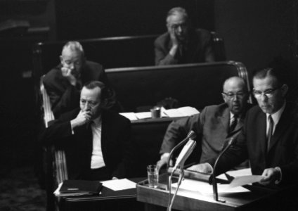 VVD-lid Jan Baas aan het woord, Hendrik Adams luistert, Bestanddeelnr 919-6397