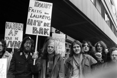 VVDM-ers voor Krijgsraad in Arnhem Laurens Philipsen (links) en Frits van Harti, Bestanddeelnr 928-4572