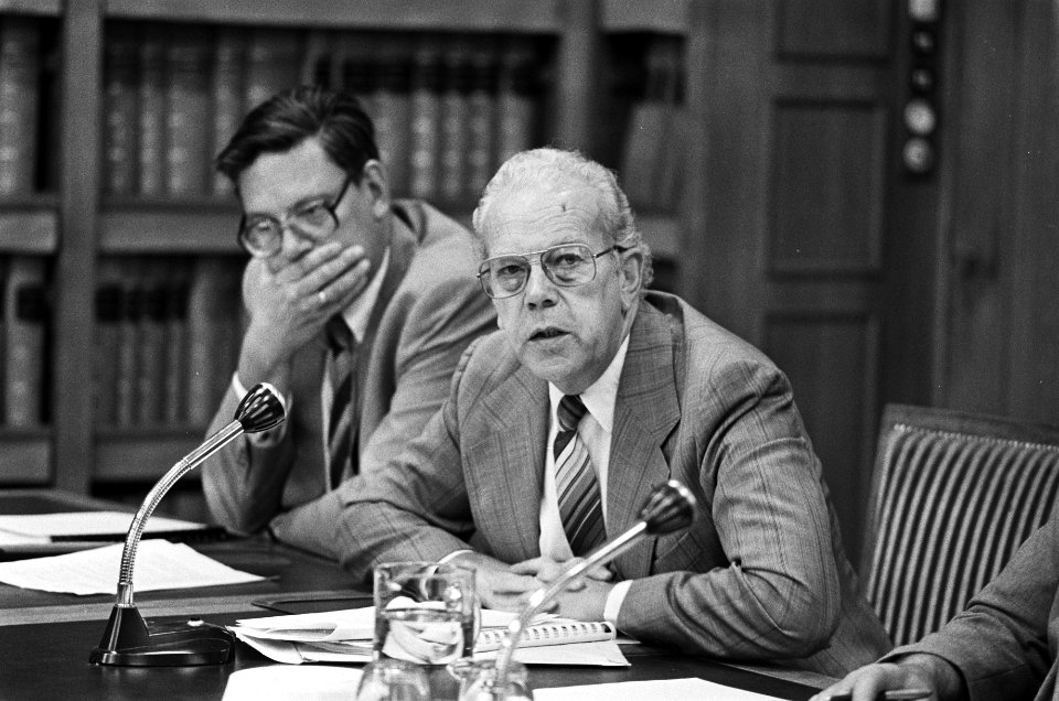 VVD minister van Economische Zaken Gijs van Aardenne (links) en CDA minister van, Bestanddeelnr 931-6431