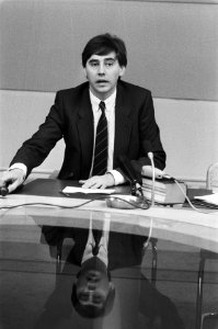 VVD-leider Nijpels, die vandaag aankondigde dat Hans Wiegel gevraagd is minister, Bestanddeelnr 933-5842