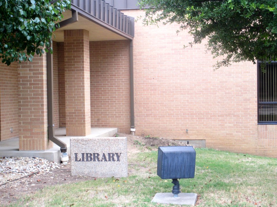 W.R. Auvenshine Library in Hillsboro, TX IMG 5580