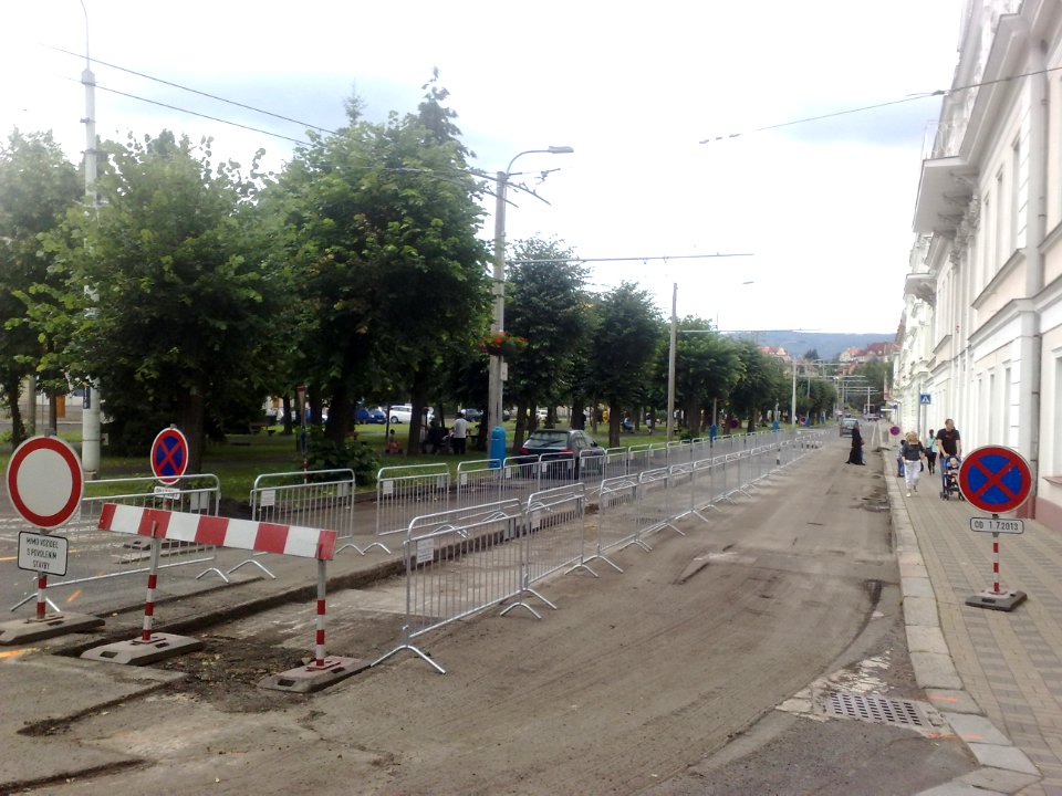 Vytváření kruháku u Nových lázní - začátek července 2013 15