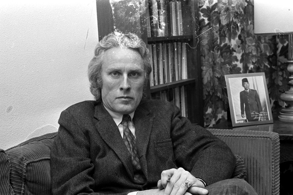 W L Oltmans , journalist (kop), opdracht Vrije Volk, Bestanddeelnr 925-3171