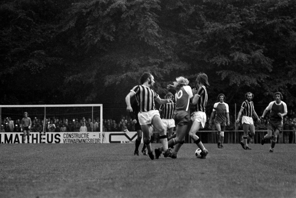 Wageningen tegen Vitesse 1-1 (Wageningen naar eredivisie) spelmomenten, Bestanddeelnr 927-2434