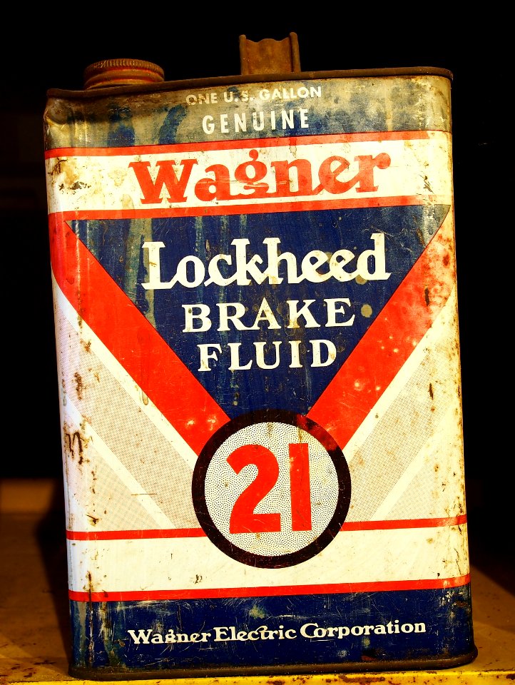 Wagner Lockheed brake fluid can, pic1