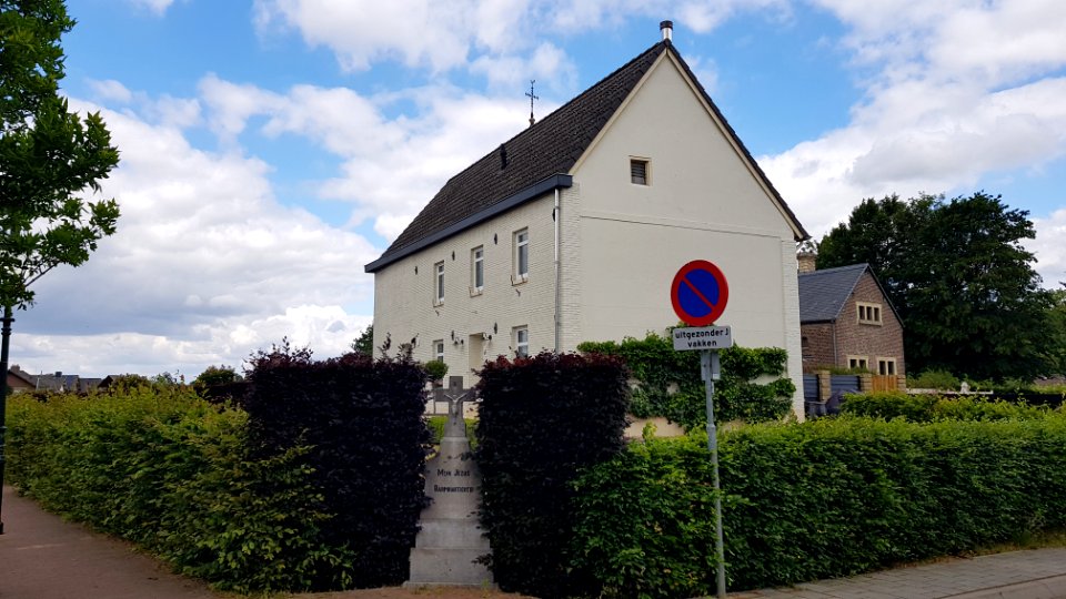 Wahlwiller-wegkruis Oude Baan-President J.F. Kennedystraat (2)