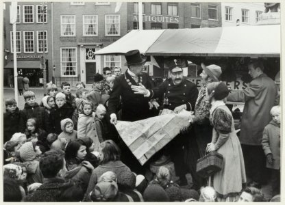 Wagenspel i.v.m. de heropening (voetgangersdomein) van de Grote Markt photo