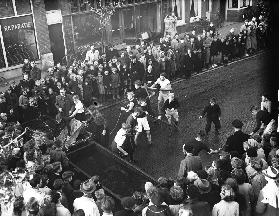 Wagentjes rijden op Luilak in Zaandam, Bestanddeelnr 904-5656