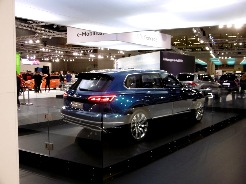 VW T-Prime Concept GTE (1) - Vienna Autoshow 2018