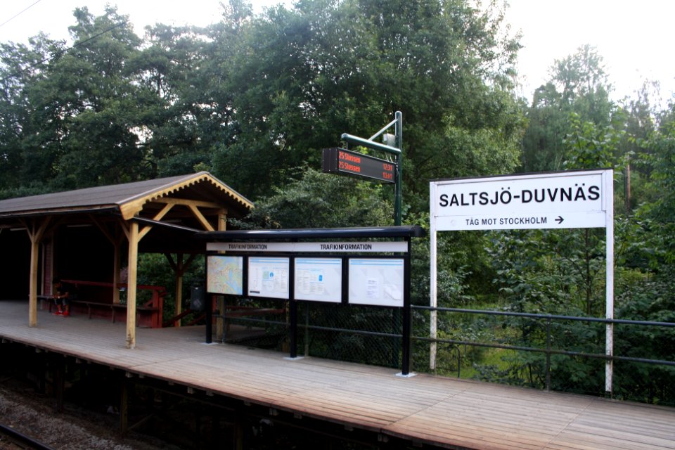 Vy över Saltsjö-Duvnäs-tågstation