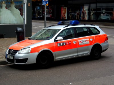 VW Rettungsdienst Notarzt aus Homburg in Saarbruecken, bild1