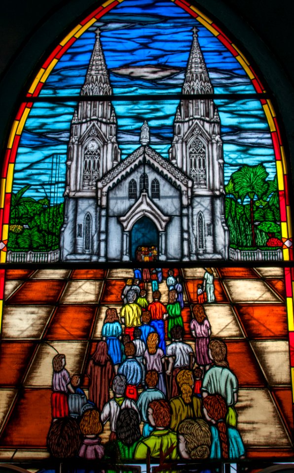 Stained glass window in Basilica of Our Lady of the Valley 01