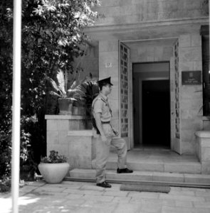 Wachtpost voor de ambtswoning van de president van Israel, Bestanddeelnr 255-4240