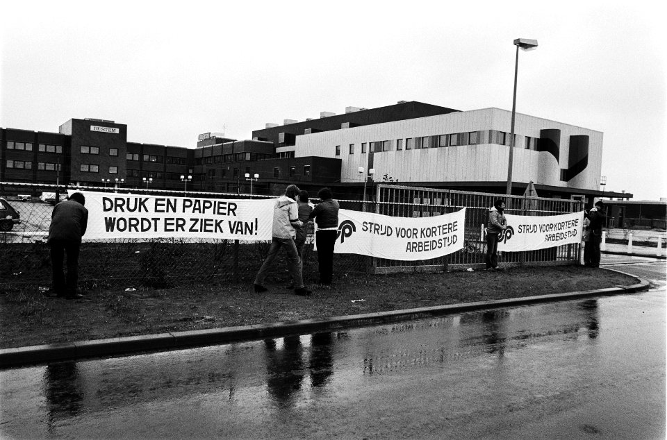 Staking bij Dagblad De Stem in Breda in verband met korting op ziekengeld. Stake, Bestanddeelnr 932-0325
