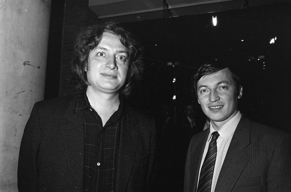 Start 10e Interpolisschaaktoernooi met onder andere Jan Timman (l) en Antoli Kar, Bestanddeelnr 933-7908