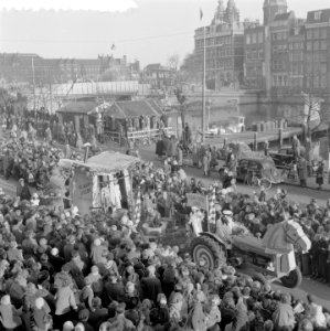 Wagen van de Amsterdamse verkeerspolitie Klaar-Over-Land, Bestanddeelnr 907-4549 photo